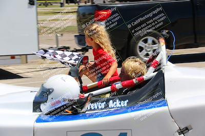 media/Jun-05-2022-CalClub SCCA (Sun) [[19e9bfb4bf]]/Around the Pits/